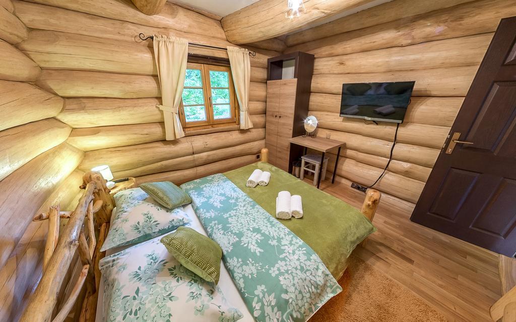 Bear'S Log Villa Seliste Dreznicko Bagian luar foto
