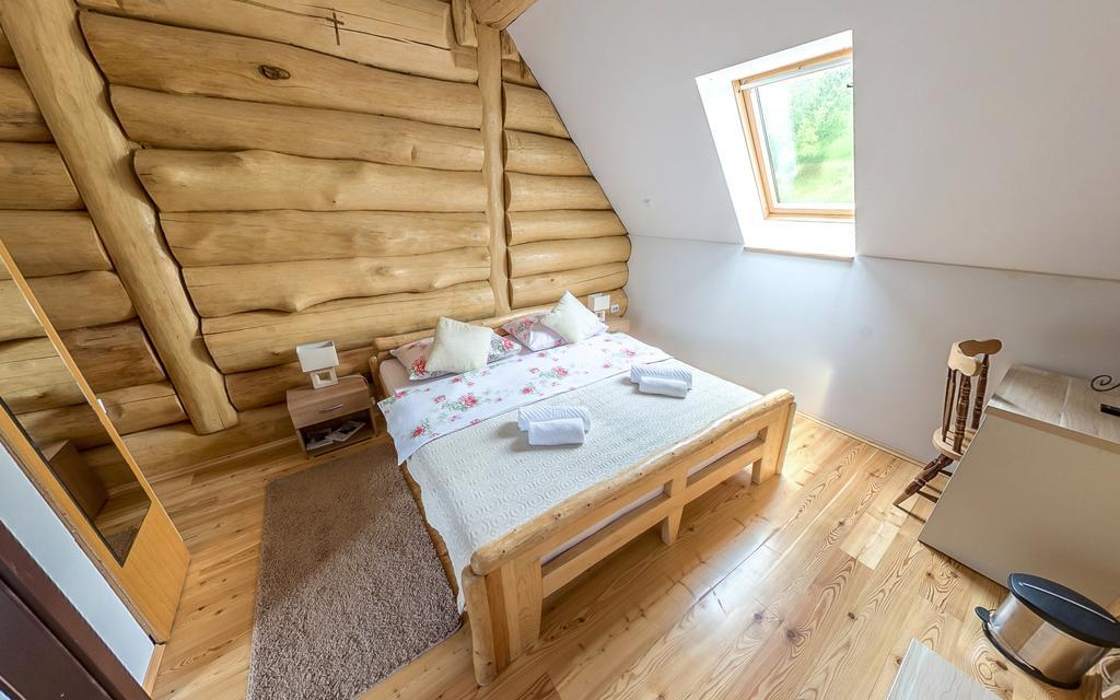 Bear'S Log Villa Seliste Dreznicko Bagian luar foto